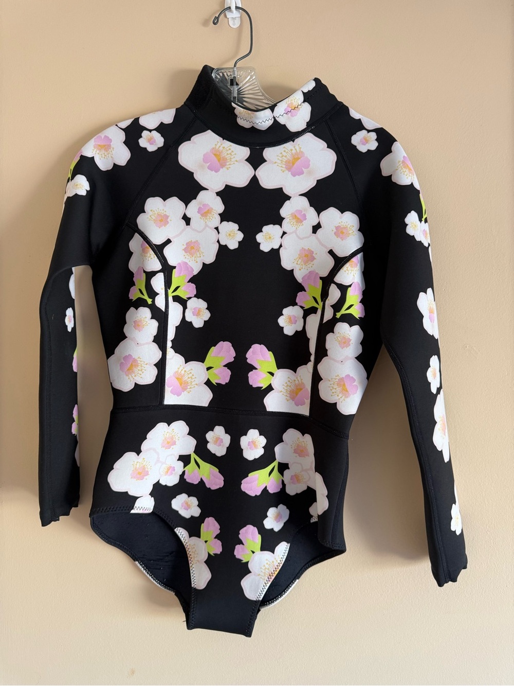 Cynthia Rowley surfsuit size M - Picture 5 of 9